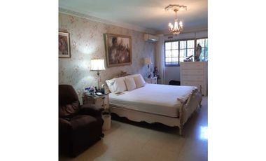 VENDO CASA CENTRICA VIA PORRAS