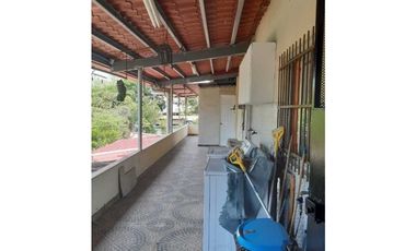 VENDO CASA CENTRICA VIA PORRAS