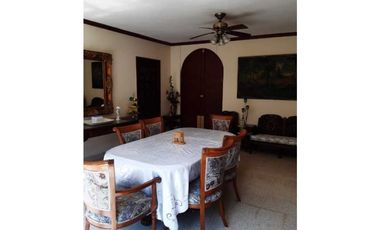 VENDO CASA CENTRICA VIA PORRAS