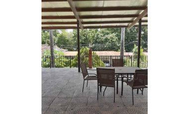 VENDO CASA CENTRICA VIA PORRAS