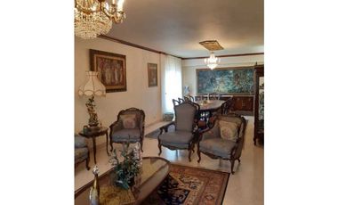 VENDO CASA CENTRICA VIA PORRAS
