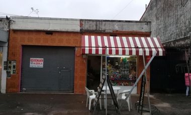 2 LOCALES Y FONDO LIBRE EN EXCELENTE UBICACION