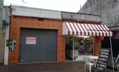 2 LOCALES Y FONDO LIBRE EN EXCELENTE UBICACION