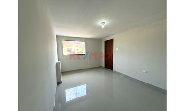 Alquiler De Casa De 3 Pisos Urb Vista Bella (A Espaldas De Sodimac)