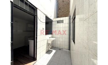 Alquiler De Casa De 3 Pisos Urb Vista Bella (A Espaldas De Sodimac)