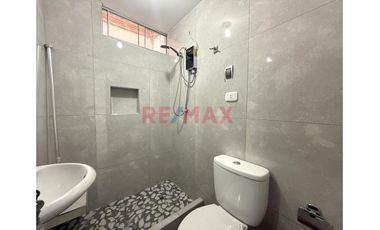 Alquiler De Casa De 3 Pisos Urb Vista Bella (A Espaldas De Sodimac)