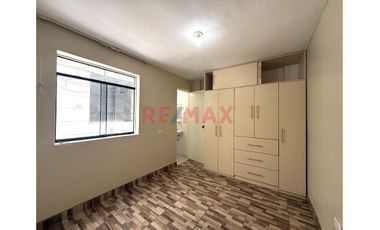 Alquiler De Casa De 3 Pisos Urb Vista Bella (A Espaldas De Sodimac)