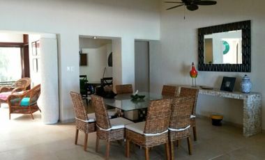 ESTUPENDA CASA GONZALEZ A LA ORILLA DEL MAR EN CHICXULUB PUERTO