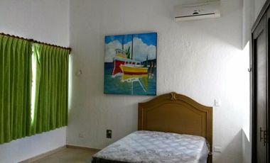 ESTUPENDA CASA GONZALEZ A LA ORILLA DEL MAR EN CHICXULUB PUERTO