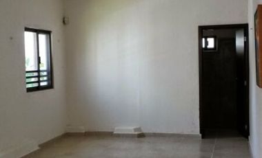 ESTUPENDA CASA GONZALEZ A LA ORILLA DEL MAR EN CHICXULUB PUERTO