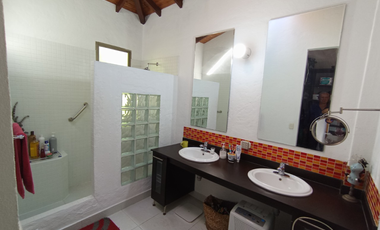 casa en arriendo/venta en lagos del retiro. Cod A400495