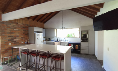 casa en arriendo/venta en lagos del retiro. Cod A400495