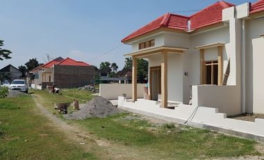 Rumah Dijual Di Ceper Type 45/71 Hanya 300jtan Legalitas SHM