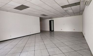 SE RENTAN OFICINAS EN LA JUAREZ