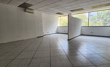 SE RENTAN OFICINAS EN LA JUAREZ