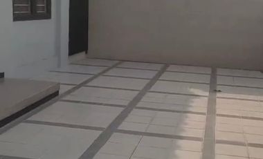 2085. Disewakan Rumah di Sukolilo Manyar Tirtomoyo Surabaya Timur