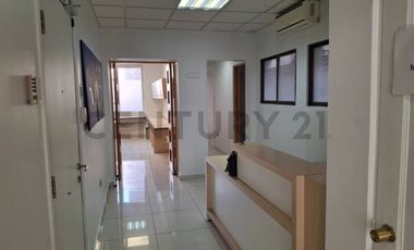 AMPLIA OFICINA EN VENTA, PROVIDENCIA