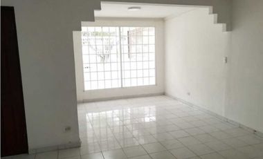 CASA EN CHANIS LA FONTANA TIPO DUPLEX 5REC 3B COMERCIAL /RESIDENCIAL