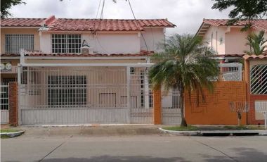 CASA EN CHANIS LA FONTANA TIPO DUPLEX 5REC 3B COMERCIAL /RESIDENCIAL