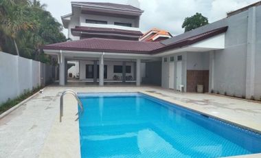 Four Bedrooms Beach House with Pool in Liloan