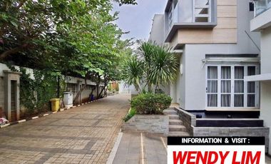DIJUAL TOWNHOUSE / RUMAH dgn ONE GATED SYSTEM di KEMANG TIMUR, JAKSEL