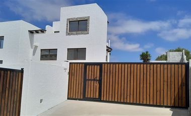 Casa en Arriendo en Av mirador norte