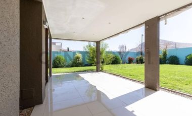 HERMOSA CASA MEDITERRANEA EN VALLE NOGALES