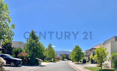 HERMOSA CASA MEDITERRANEA EN VALLE NOGALES