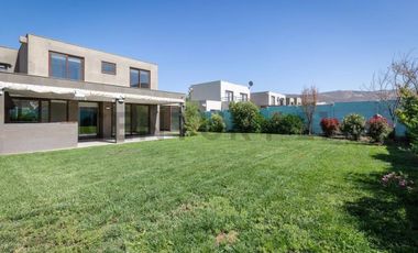 HERMOSA CASA MEDITERRANEA EN VALLE NOGALES