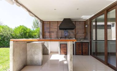 HERMOSA CASA MEDITERRANEA EN VALLE NOGALES