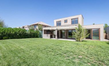 HERMOSA CASA MEDITERRANEA EN VALLE NOGALES