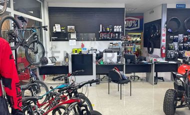 Se arrienda local comercial en Av. El Santo