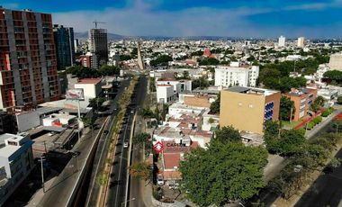Terreno en Venta uso vertical Zona Jardines Del Bosque La Americana