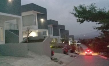 RUMAH MEWAH ELITE CANTIK CLUSTER LUXURY DI TANJUNGSARI SUMEDANG DKT UNPAD