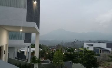 RUMAH MEWAH ELITE CANTIK CLUSTER LUXURY DI TANJUNGSARI SUMEDANG DKT UNPAD