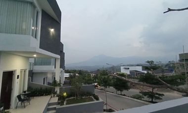 RUMAH MEWAH ELITE CANTIK CLUSTER LUXURY DI TANJUNGSARI SUMEDANG DKT UNPAD