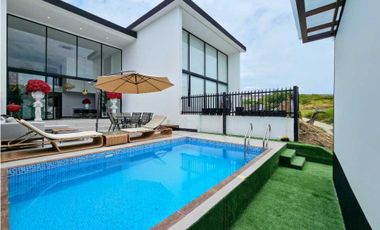 Ciudad del Mar, Sur de Manta, Vendo moderna casa con piscina