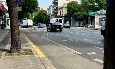 Av. CORDOBA al 4800. Alquiler de gran Monoambiente con Balcón Al Frente. Expensas $ 155.000