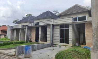 Dijual Rumah Murah Lokasi Strategis di Graha Arimbi Salatiga