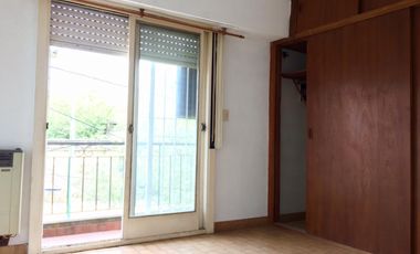 Departamento ubicado a 300 Metros de la Avenida Tomás Espora.