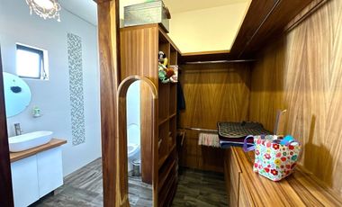 Casa en Venta en VALLE IMPERIAL con Campo de Golf, Zapopan, Jalisco.