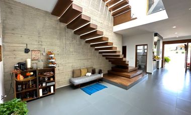 Casa en Venta en VALLE IMPERIAL con Campo de Golf, Zapopan, Jalisco.