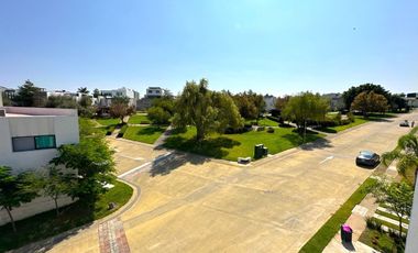 Casa en Venta en VALLE IMPERIAL con Campo de Golf, Zapopan, Jalisco.