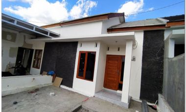 Rumah Baru Minimalis Siap Huni Di Sisi Barat Pasar Nasakom