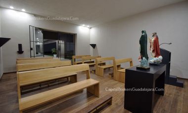Casa de Lujo con Alberca y Mucho Jardín cerca Bugambilias Sur ZMG