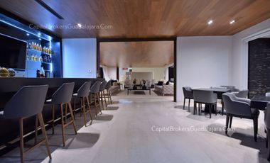 Casa de Lujo con Alberca y Mucho Jardín cerca Bugambilias Sur ZMG