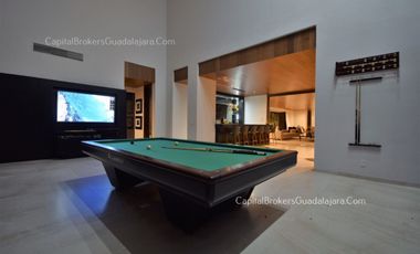 Casa de Lujo con Alberca y Mucho Jardín cerca Bugambilias Sur ZMG