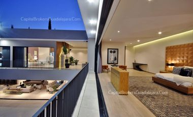 Casa de Lujo con Alberca y Mucho Jardín cerca Bugambilias Sur ZMG