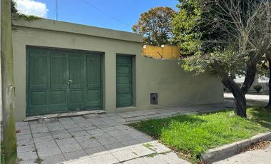 Casa 3 ambientes con cochera