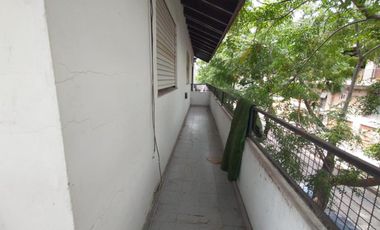 EXCELENTE DEPARTAMENTO DE 3 AMBIENTES CON BALCON